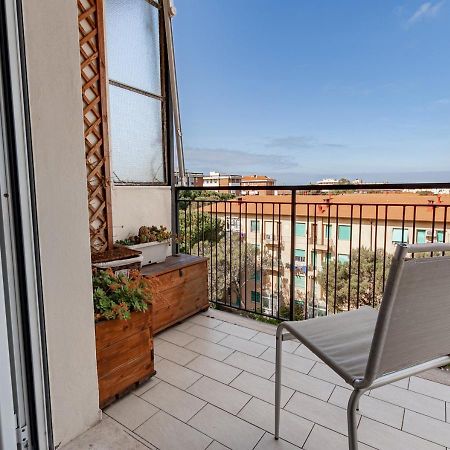 Luxury House Near Train Station Apartment Livorno Bagian luar foto