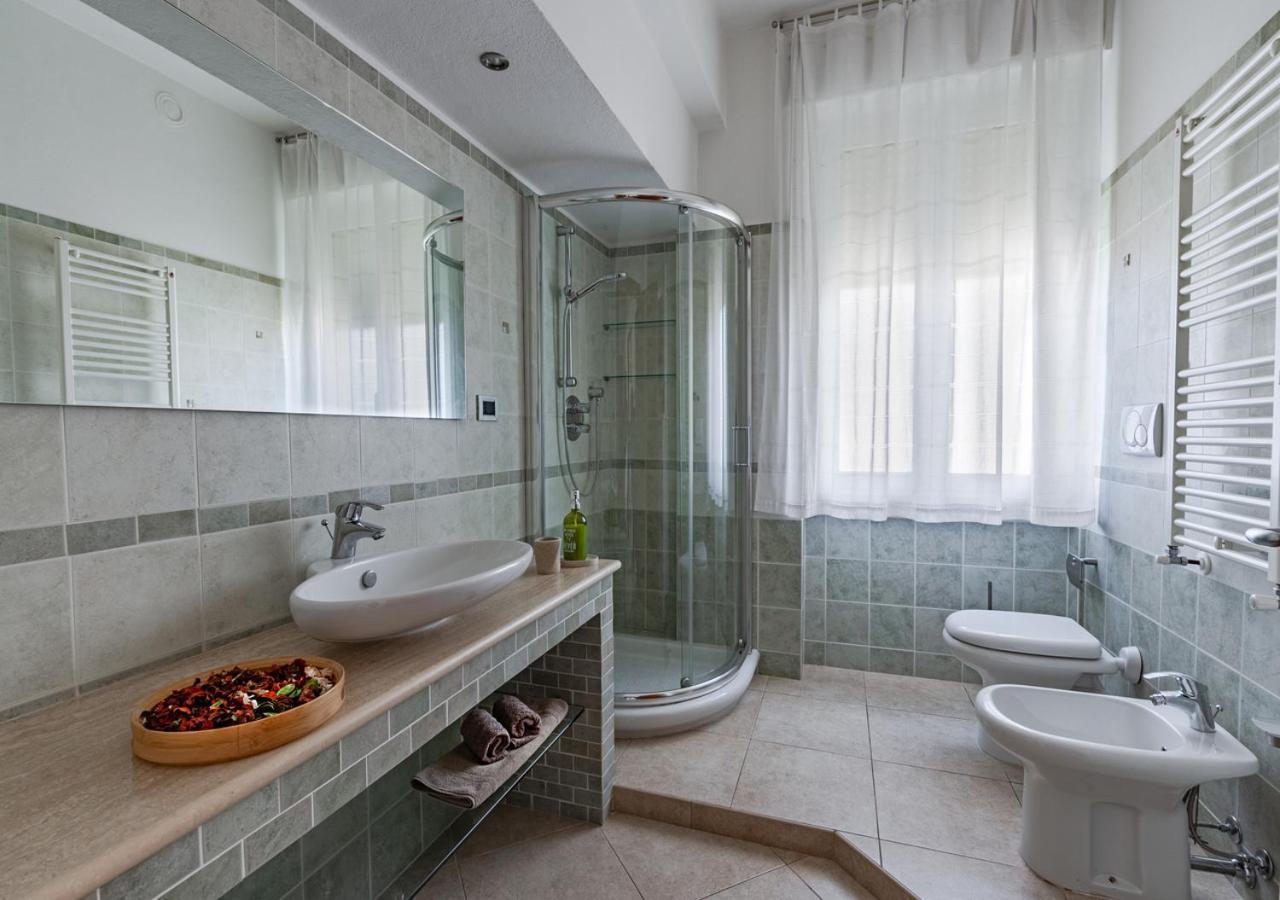 Luxury House Near Train Station Apartment Livorno Bagian luar foto