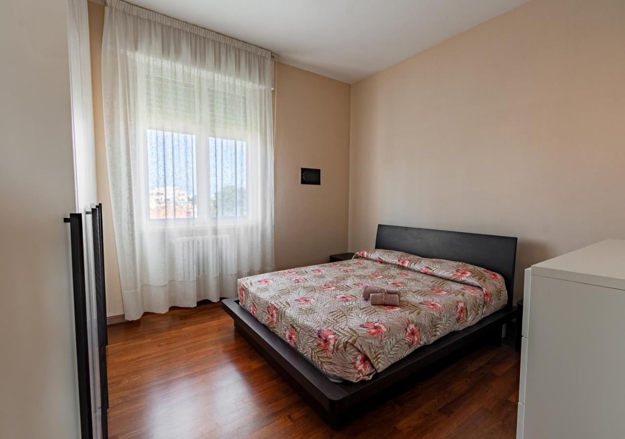 Luxury House Near Train Station Apartment Livorno Bagian luar foto