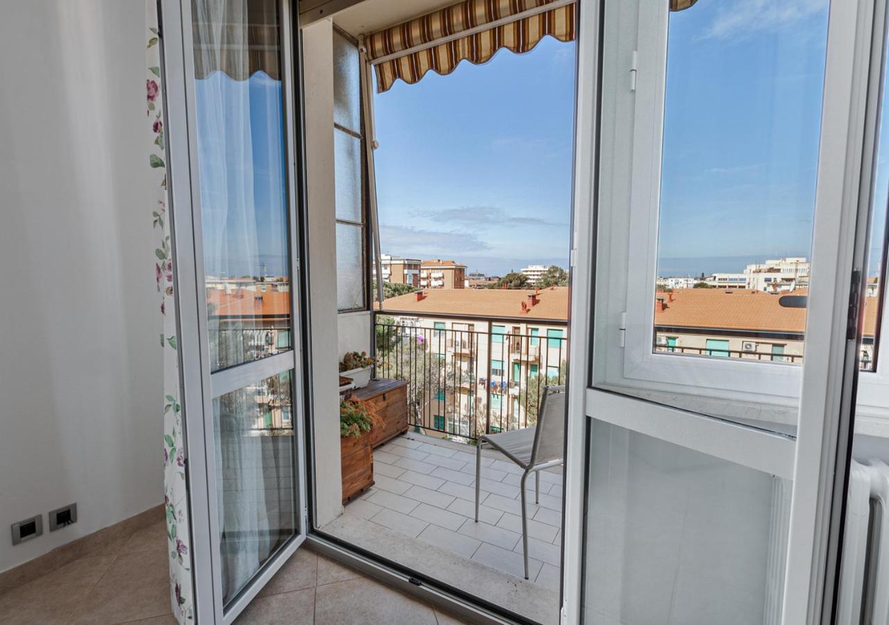Luxury House Near Train Station Apartment Livorno Bagian luar foto